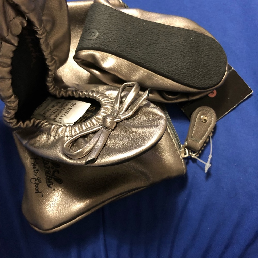 Sidekicks Heelin Good Flats size small